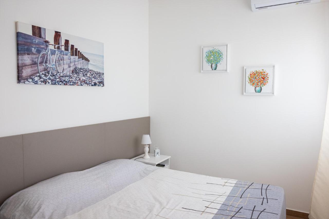 Alessandro House ปอร์โตเชซาเรโอ ภายนอก รูปภาพ