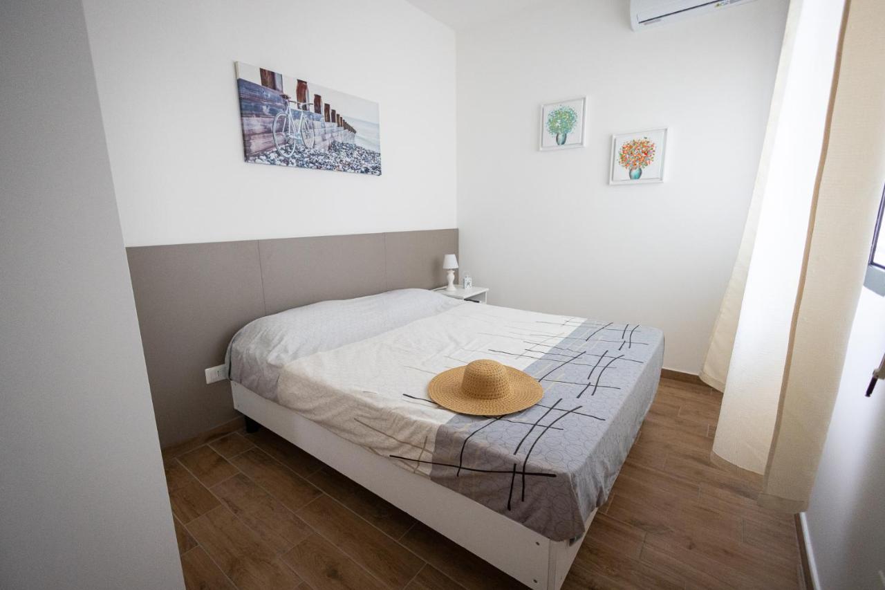 Alessandro House ปอร์โตเชซาเรโอ ภายนอก รูปภาพ