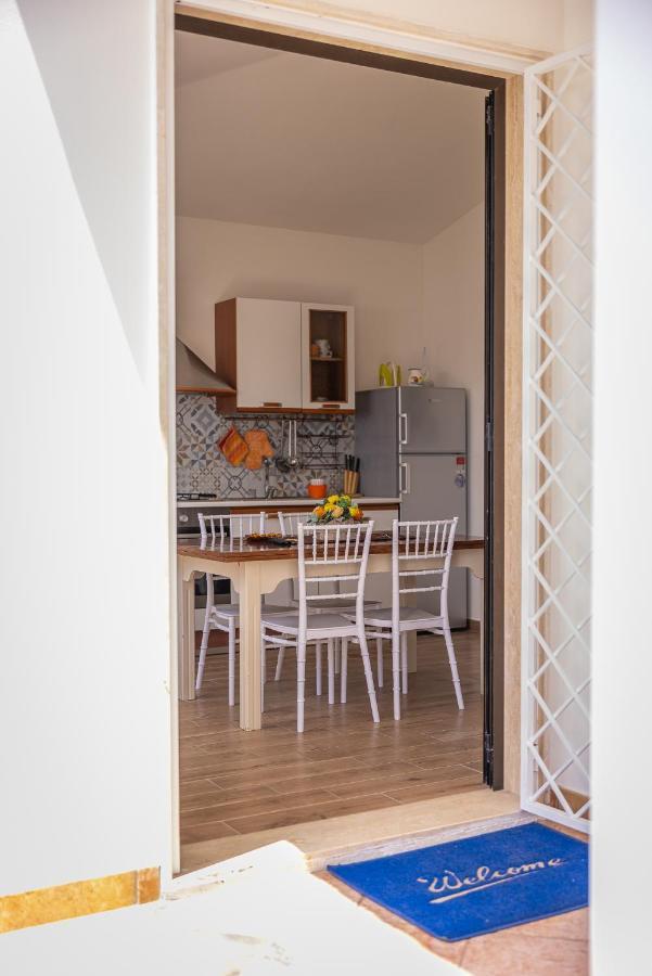 Alessandro House ปอร์โตเชซาเรโอ ภายนอก รูปภาพ